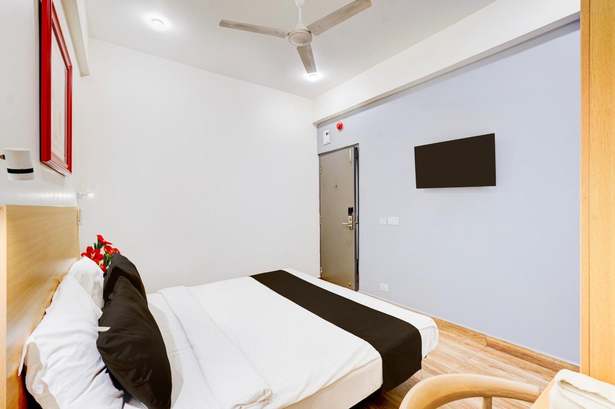 Super Townhouse Tirupati Hotel Luaran gambar