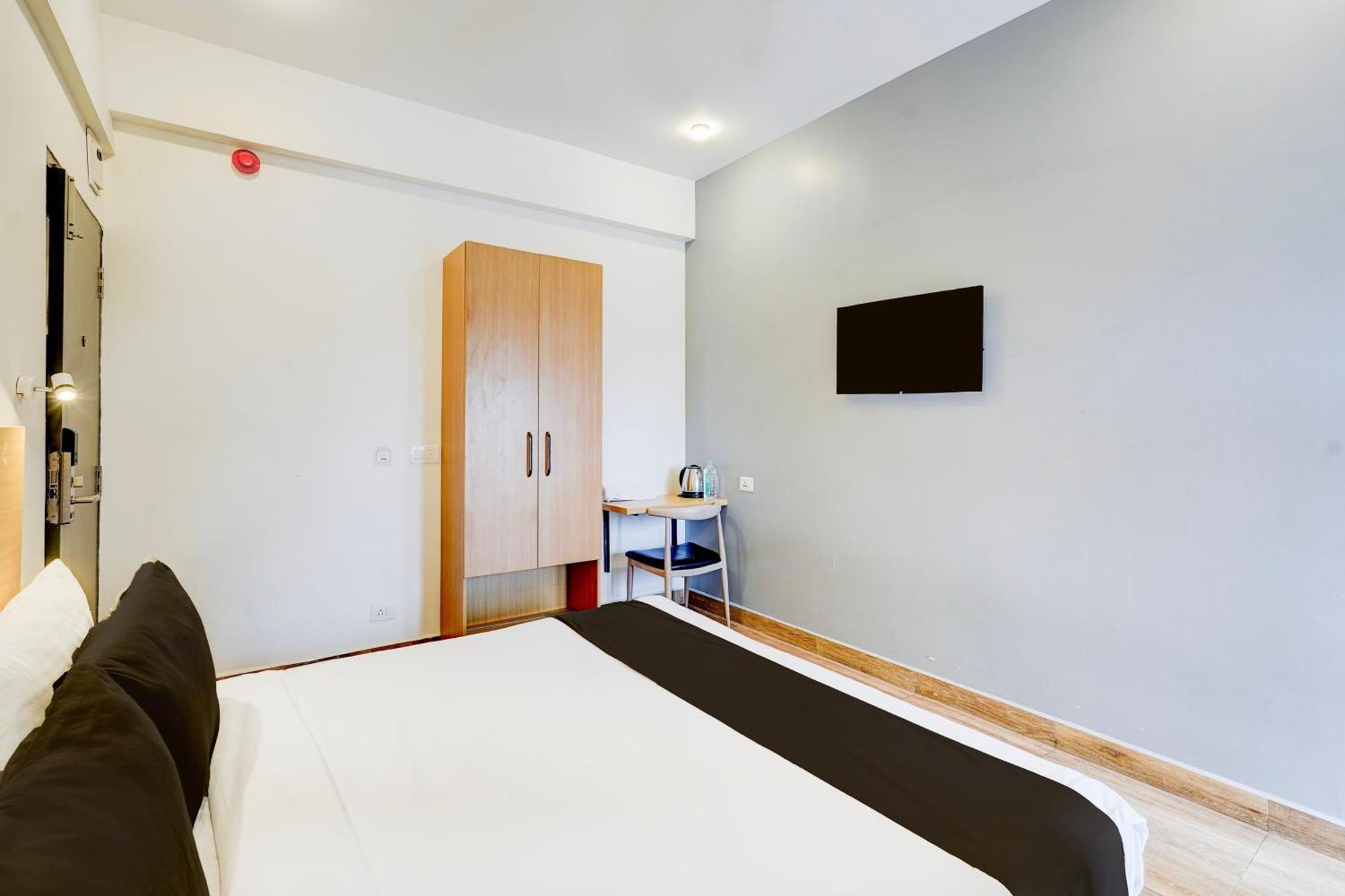 Super Townhouse Tirupati Hotel Luaran gambar