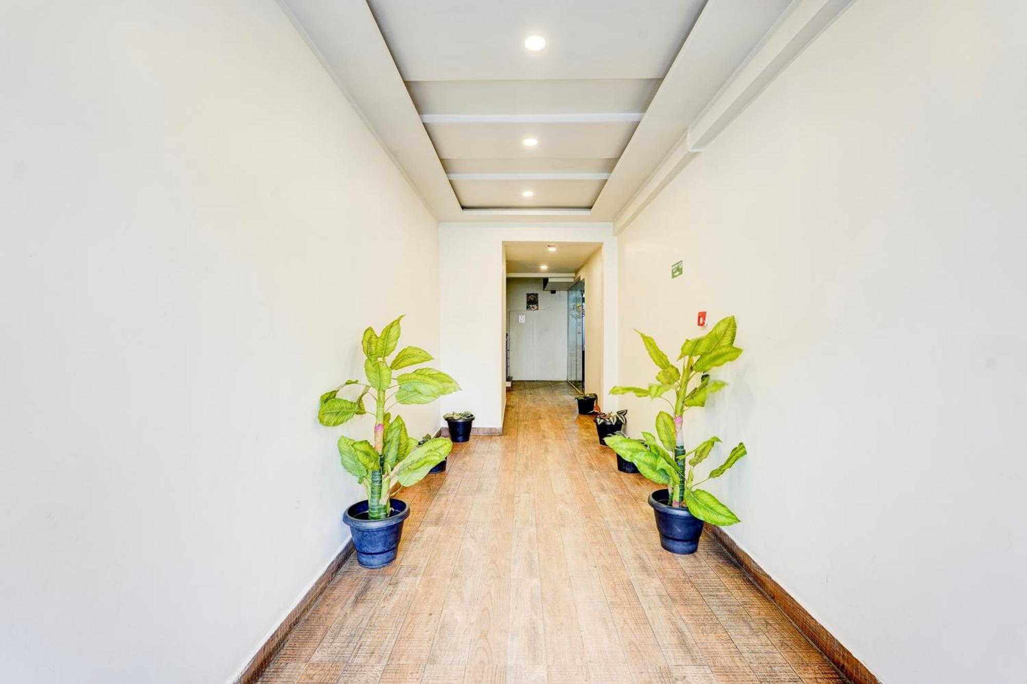 Super Townhouse Tirupati Hotel Luaran gambar