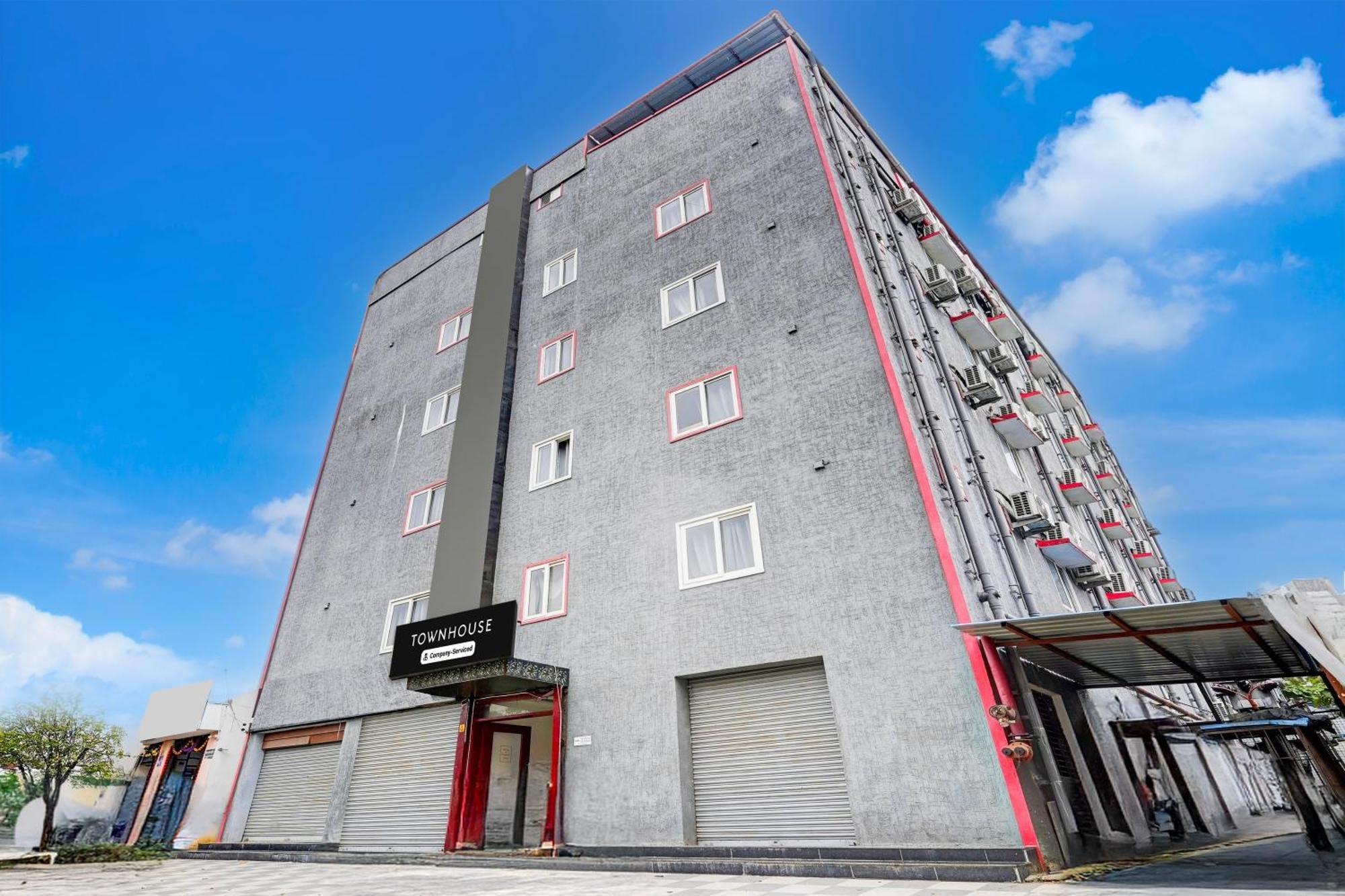 Super Townhouse Tirupati Hotel Luaran gambar
